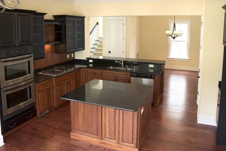 Carlitos Granite, Inc.: countertops project photo, Woodstock, GA