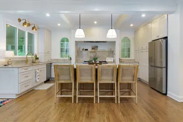 Creative Cabinets and Fine Finishes, LLC: buying kitchen cabinets project photo, Marietta, GA