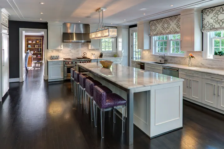 Design Kitchens and Bath, LLC.: kitchen and bath showrooms project photo, Rockville, MD