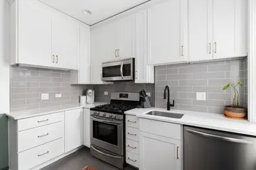 Erva Cabinets Wholesale - Chantilly: buying kitchen cabinets project photo, Chantilly, VA