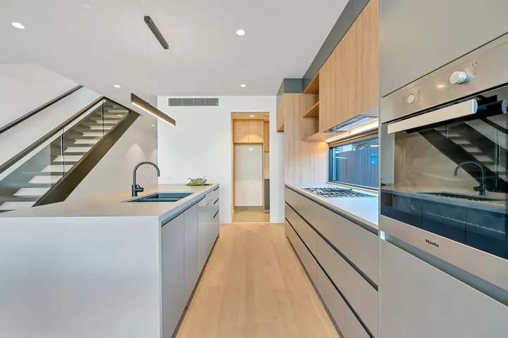 K & R Master Carpentry: kitchen remodeling project photo, Clifton, NJ
