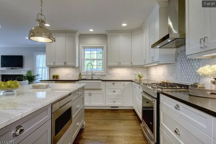 LaRaj Tile & Marble: countertops project photo, Roselle Park, NJ