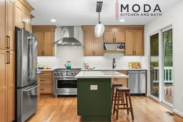 Moda Kitchen and Bath: kitchen and bath showrooms project photo, Fairfax, VA