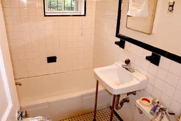 Porcelain Tub Restorations: kitchen remodeling project photo, Bowie, MD