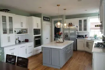 Refresh Cabinets LLC: kitchen and bath showrooms project photo, North Chesterfield, VA