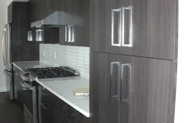 Suburban Kitchens: kitchen remodeling project photo, Chantilly, VA