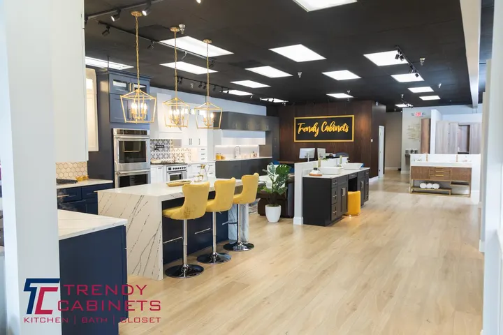 Trendy Cabinets Kitchen, Bath & Closet: buying kitchen cabinets project photo, Roswell, GA