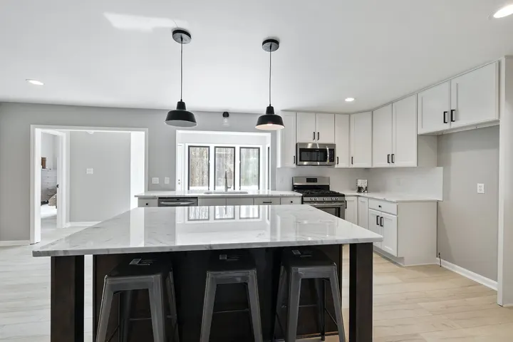 United Granite - Countertops: countertops project photo, Crofton, MD